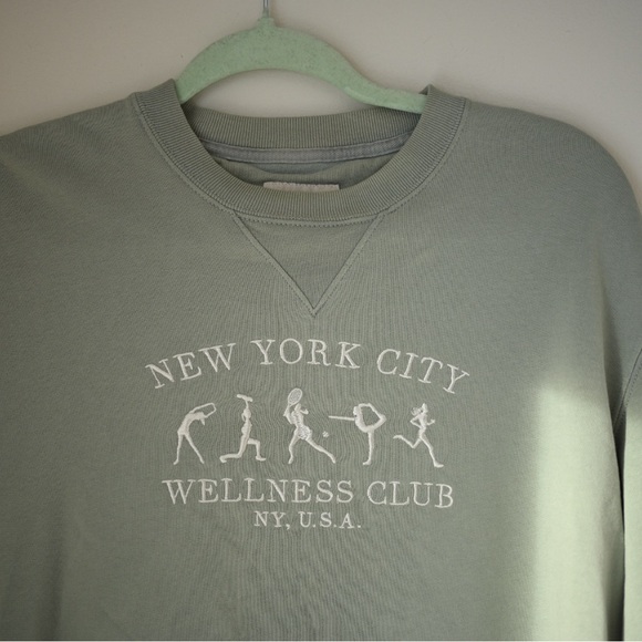 Abercrombie & Fitch Sage Green Sweatshirt Crewneck Size Small - Picture 4 of 9